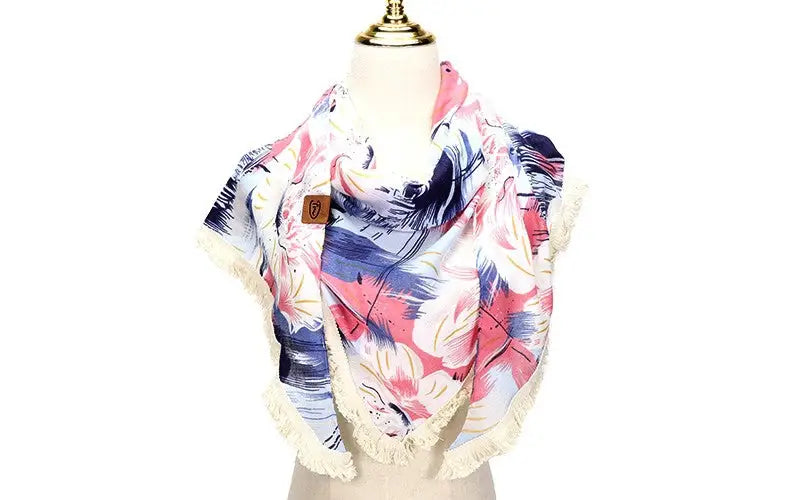 Floral patroon fringed scarf van Royale Triangel Sjaal Ancona in Dutch Blue