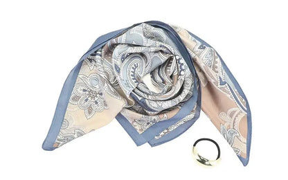 Fijne vierkante jeans sjaal met paisleymotif en blauwe rand, perfecte sjaal Napels