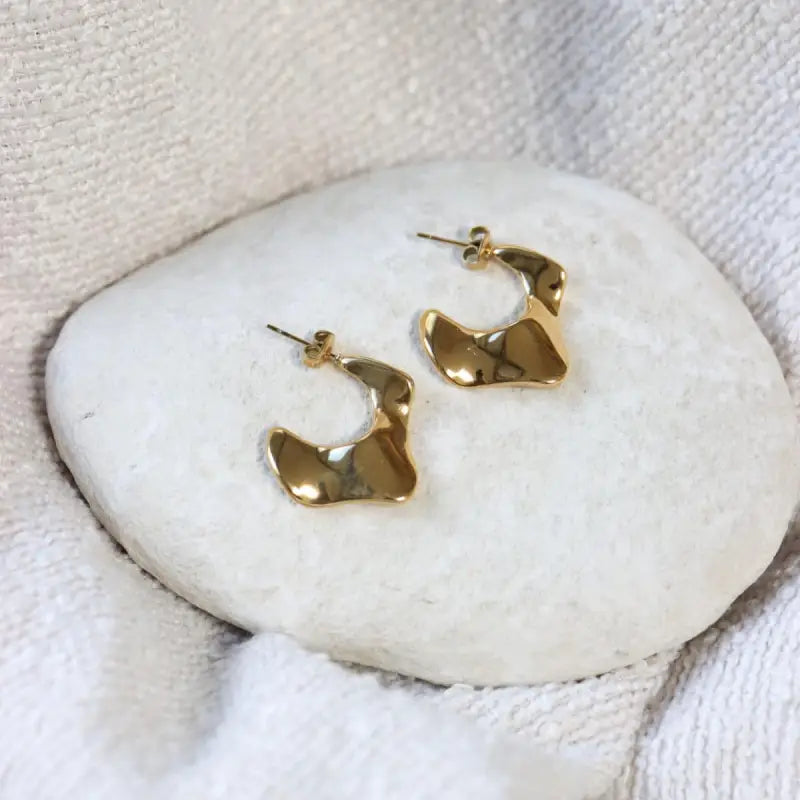 Kiki Mare hoop elegante gouden oorbellen voor een stijlvolle look