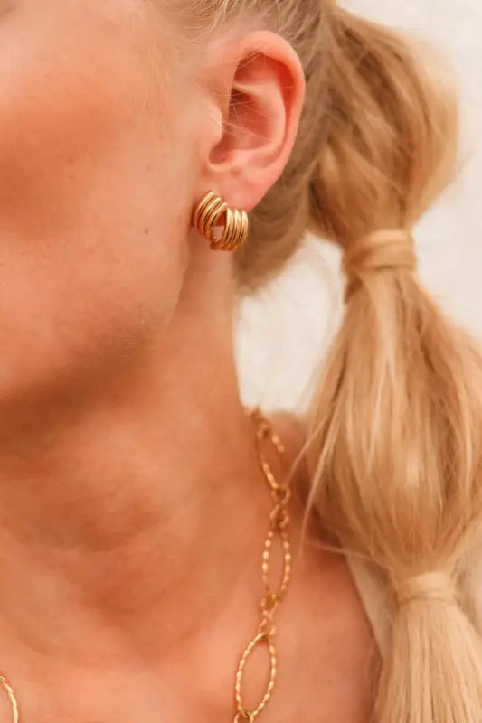 Gouden dubbele stripe hoop oorbellen van Label Kiki Double voor vrouwen