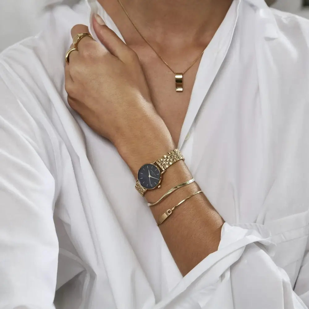 Vrouwelijke gouden sieraden en horloge van Rosefield The Small Edit Black Steel Gold